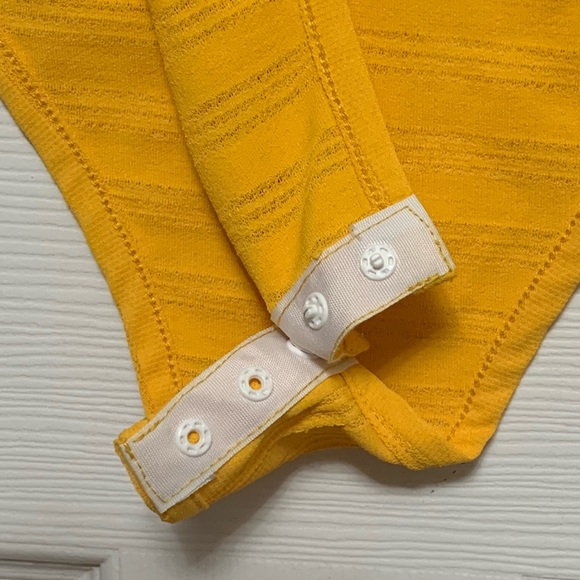 ✨3/$25 Yellow long sleeve bodysuit✨ - Picture 5 of 5